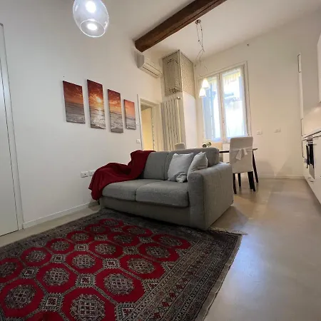 Cesare Battisti Apartamento *